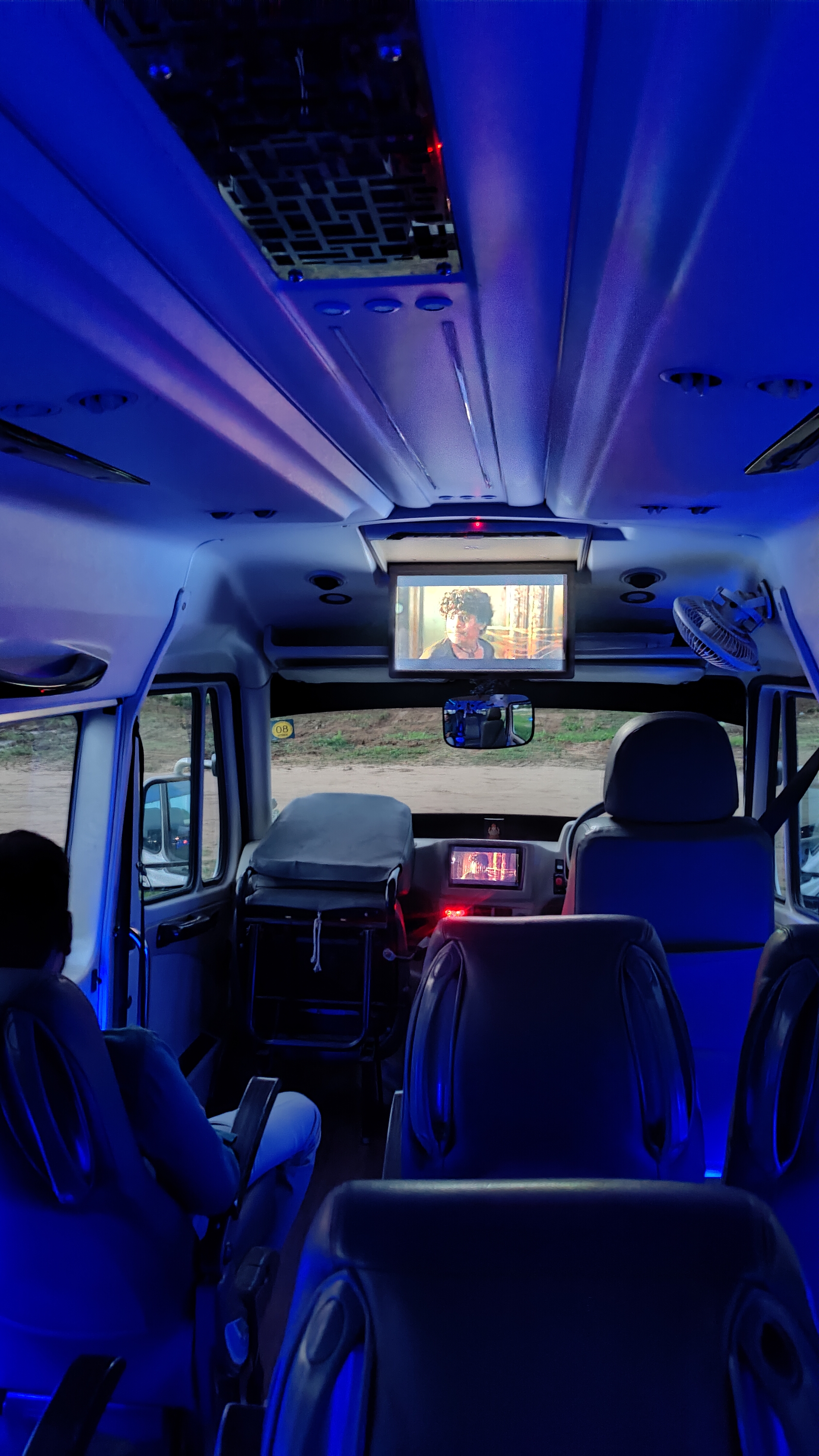 Tempo Traveller - slide 9