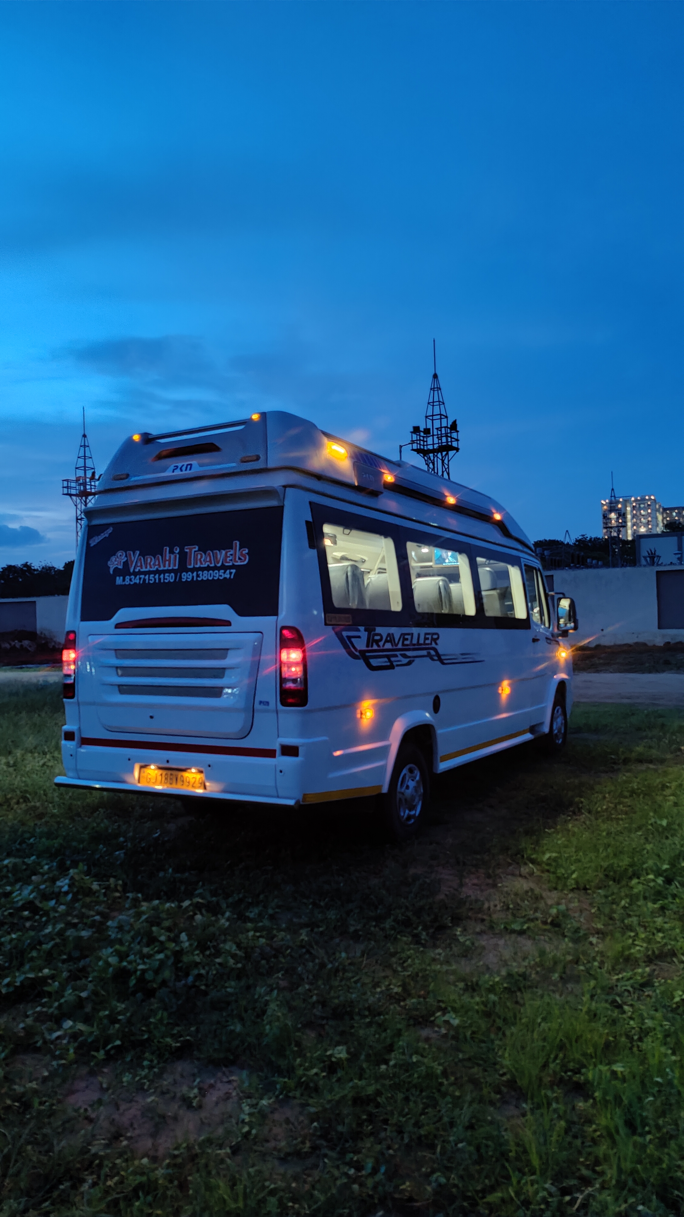 Tempo Traveller - slide 5